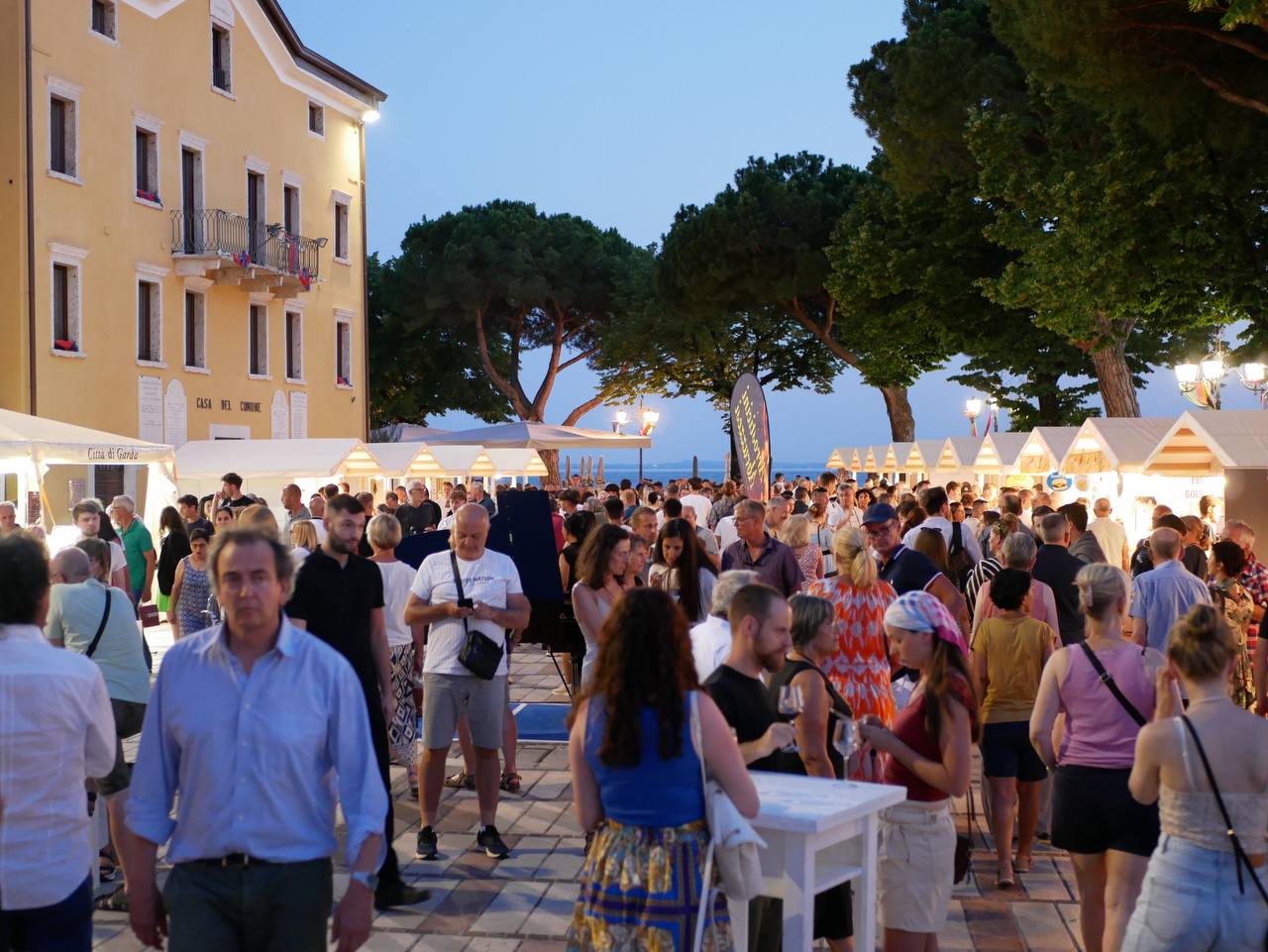 Preparetevi. Tre giorni di degustazioni e musica vista lago vi aspettano